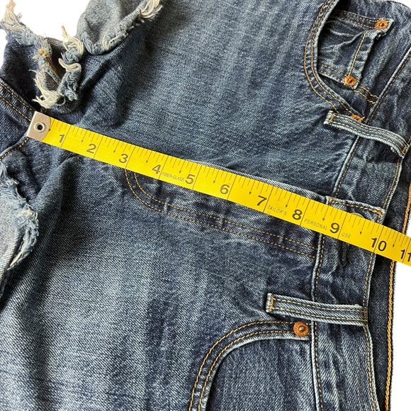 Levi’s 501 Original Fit High Rise Women’s Shorts Size 28 Medium Wash - Picture 8 of 12